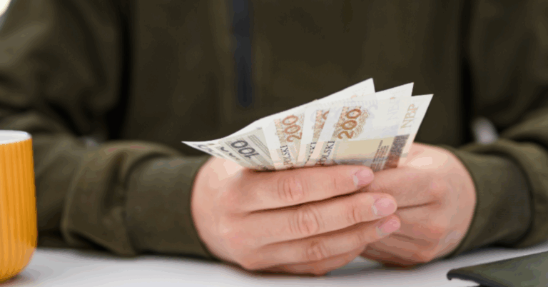 Top Reasons to Borrow from a Licensed Money Lender Singapore for Fast Approval